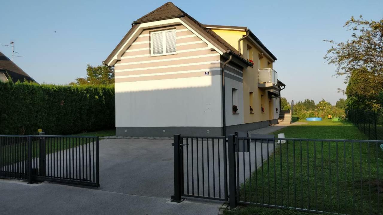 Ana'S Place Celje Esterno foto